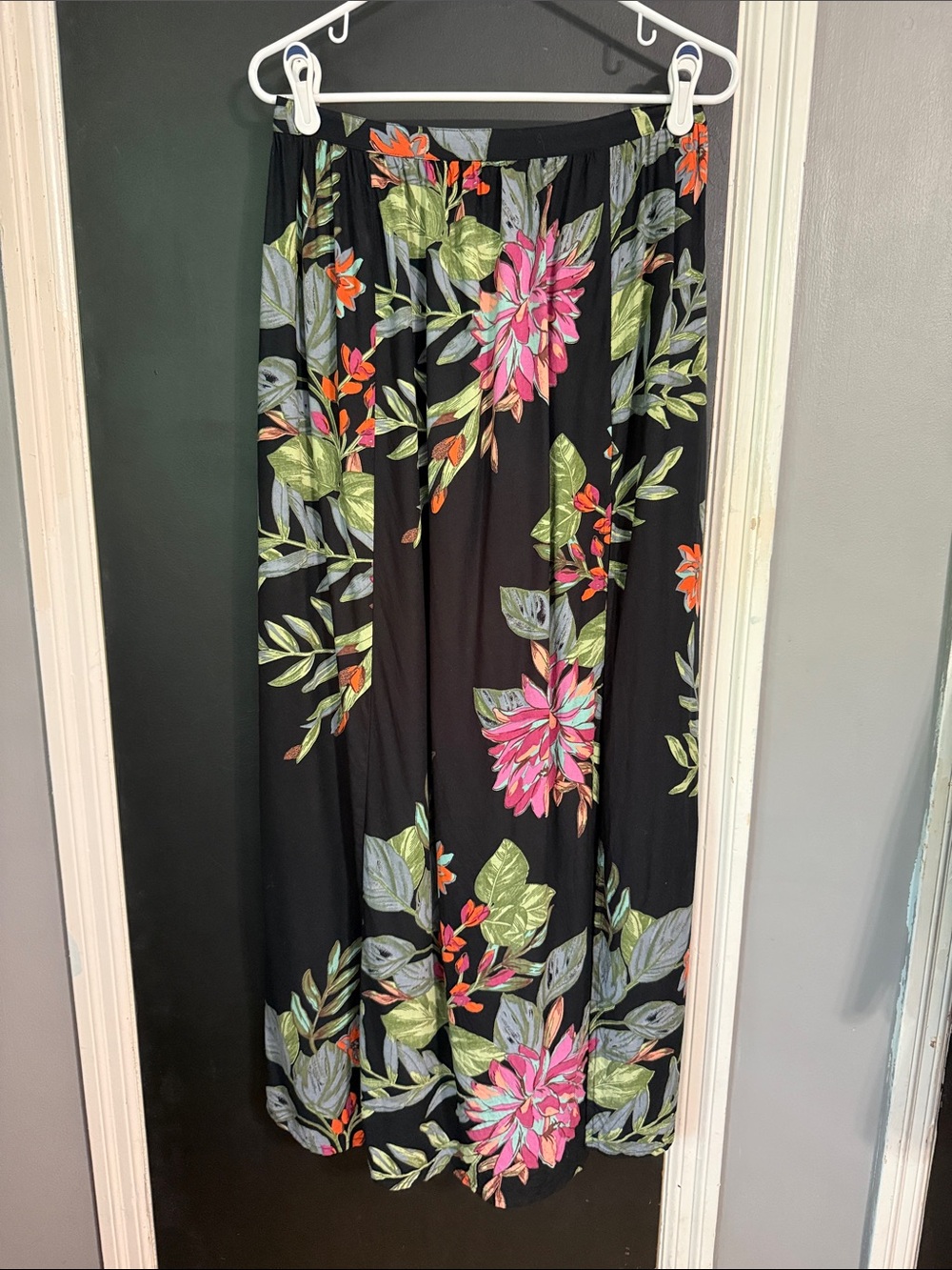 PATRONS OF PEACE Tropical Side Slit Elastic Waist Maxi Skirt Size: M